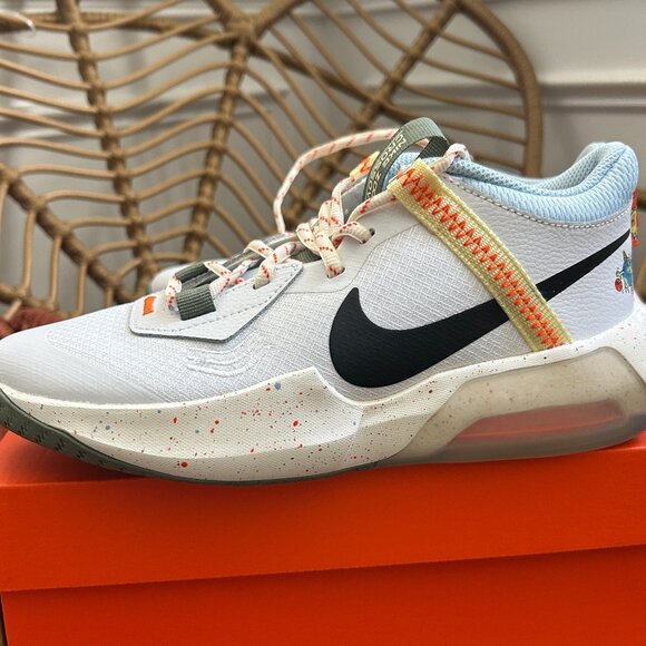 Nike Air Zoom Crossover Earth and Sun Size 6 Y Basketball Court Running Sneaker - Picture 1 of 12